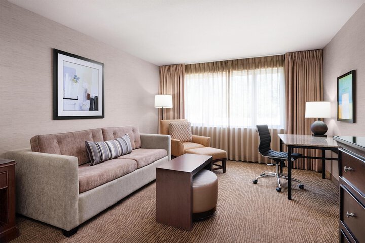 Eastgate Hotel BW Signature Collection
