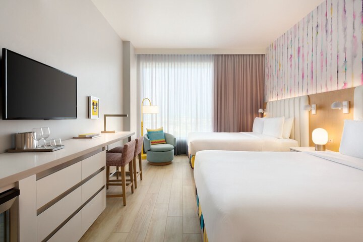 The Viv Hotel Anaheim, a Tribute Portfolio Hotel