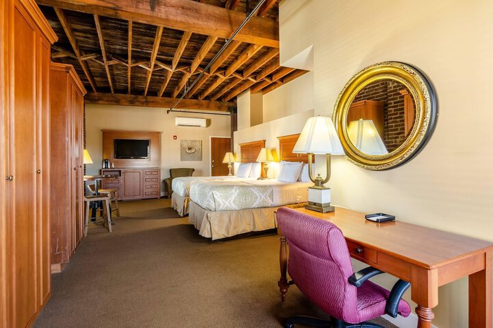 Jackson Park Inn an Ascend Collection Hotel