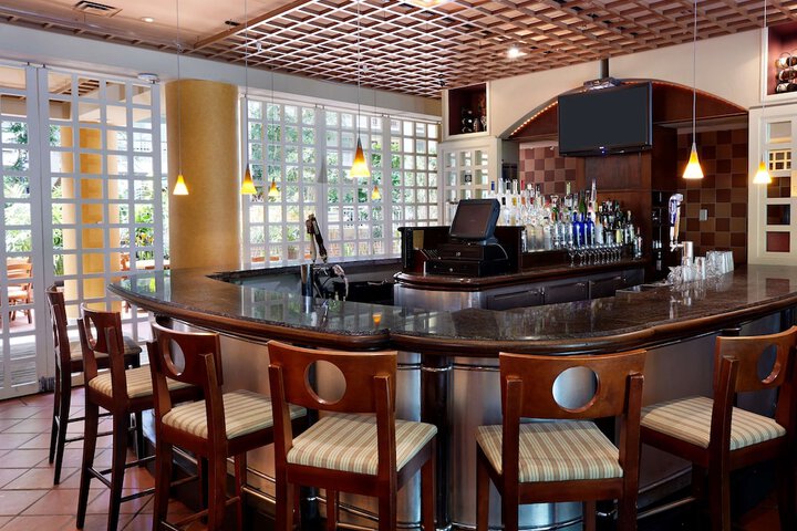 Lounge 41 of 45