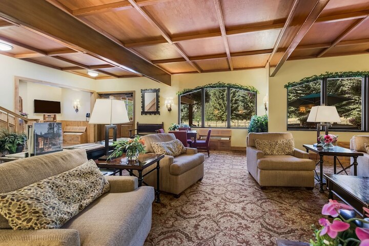 Hotel Interior 11 of 45