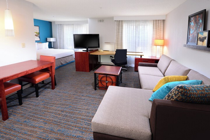 Room 6 of 19
