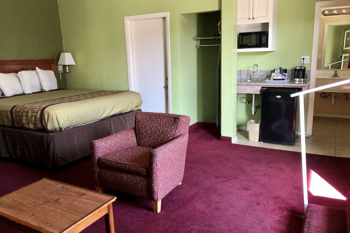 Room 23 of 34