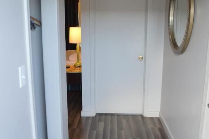 Room 9 of 14