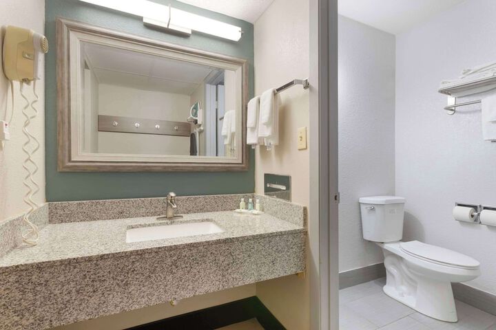 Quality Inn Newton at I-80