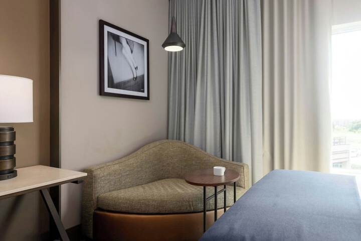 The Stella Hotel Autograph Collection