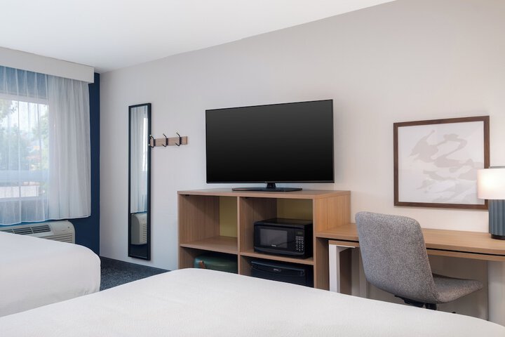 Spark by Hilton Springfield Eugene