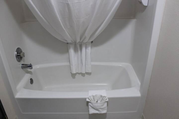 Room 30 of 85