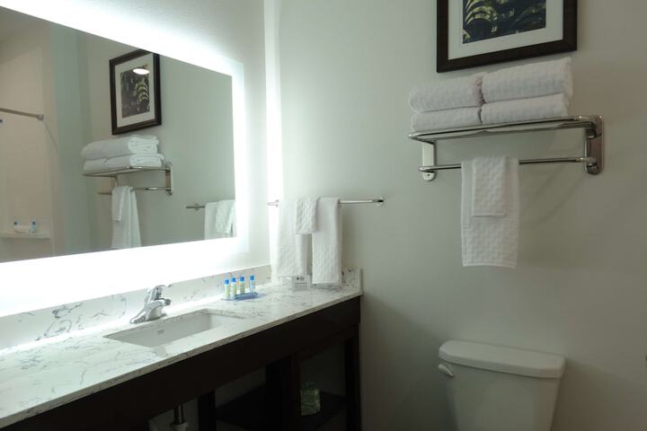 Room 25 of 34