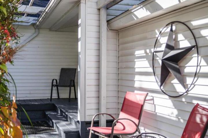Ames Cottage Elk Rapids