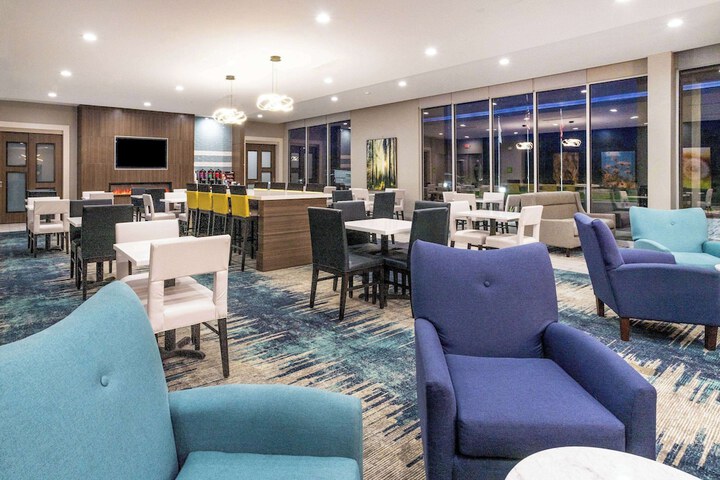 Hotel Interior 14 of 60