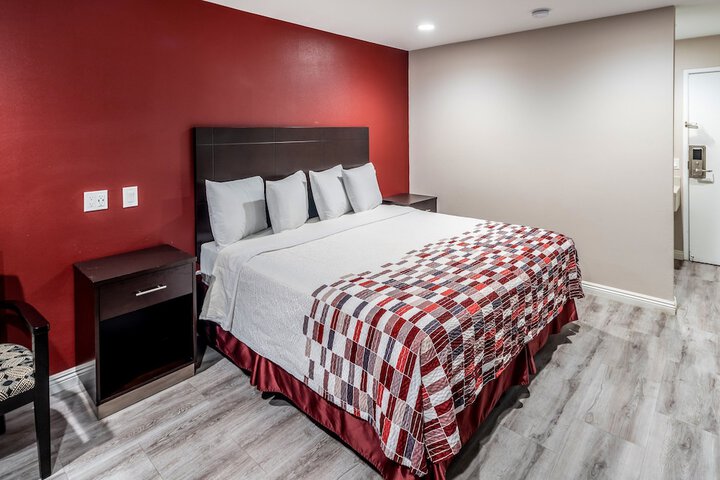 Room 11 of 21