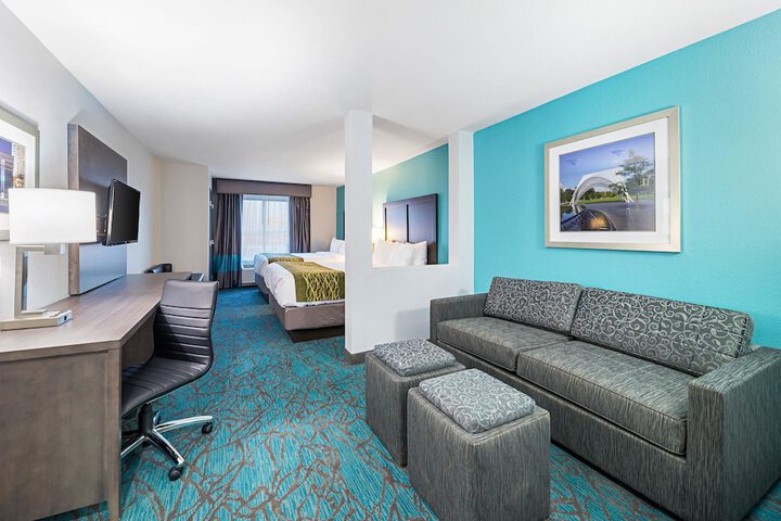 Room 30 of 48