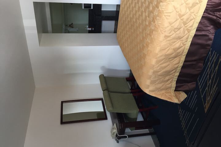 Room 34 of 67