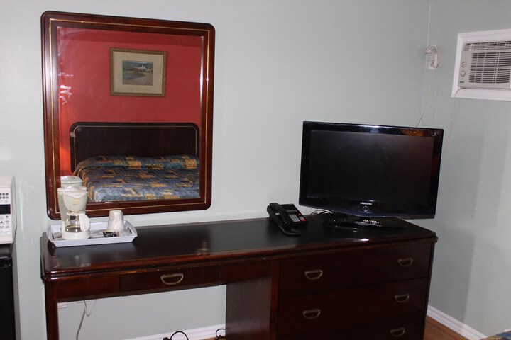 Room 21 of 35