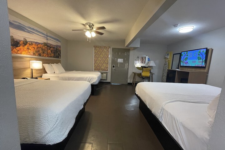 Room 27 of 62