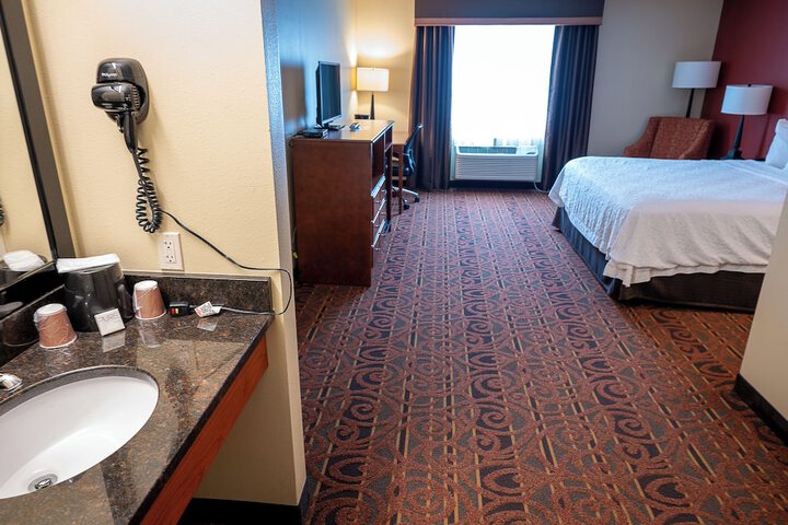 Savanna Inn & Suites