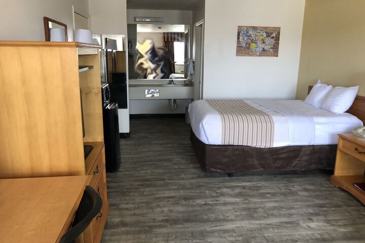 Room 33 of 44