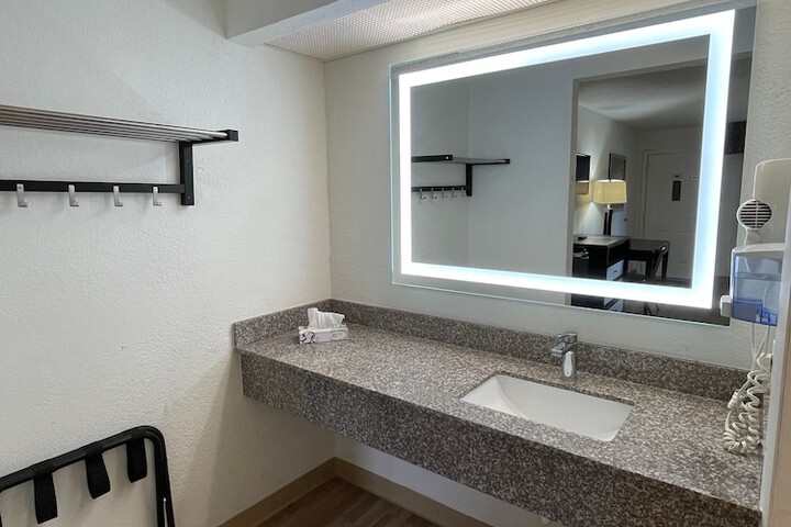 Room 12 of 14