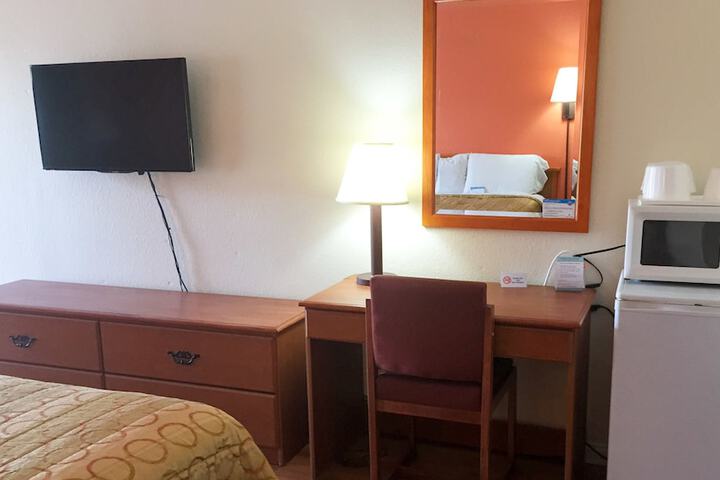 Room 6 of 34