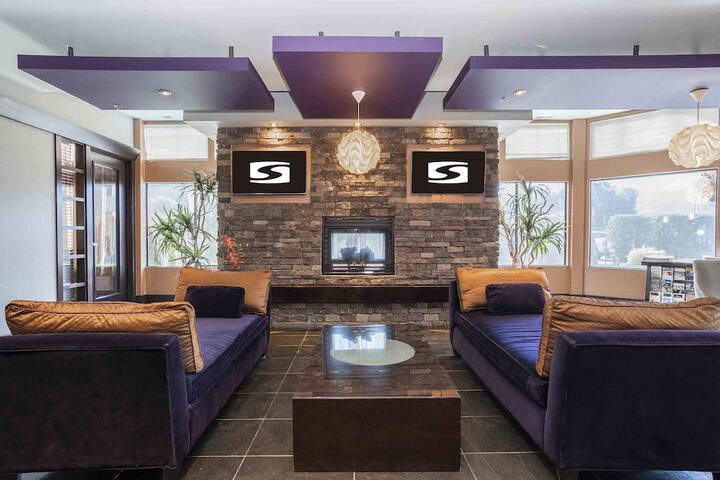 Hotel Interior 10 of 34