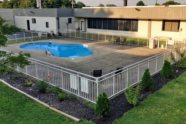 Pool 4 of 34