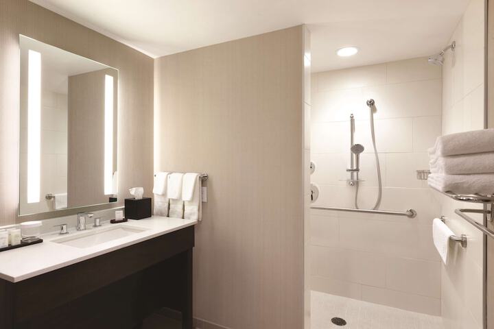 Room 15 of 38
