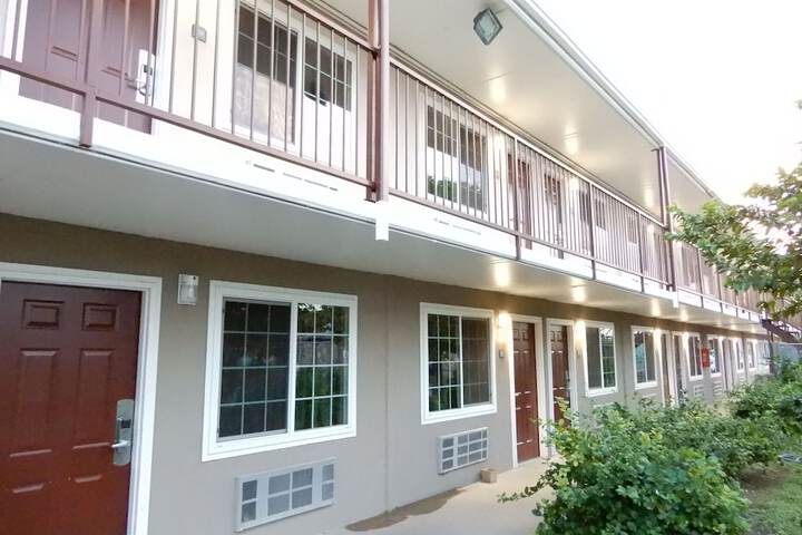 Hotel Exterior 33 of 35