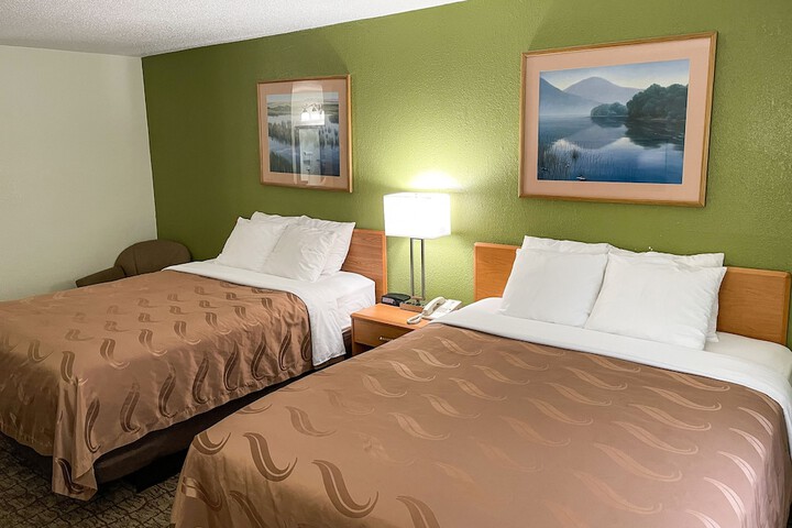 Hudson Inn & Suites