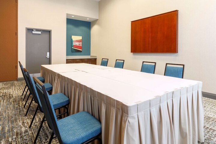 Hampton Inn & Suites Pittsburgh-Downtown