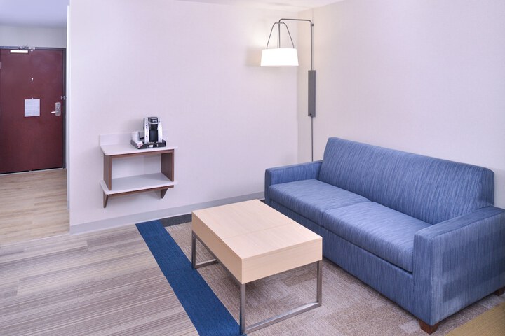Room 28 of 46