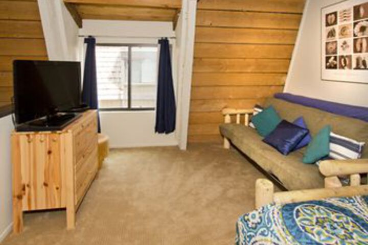 Bigwood 040 - One Bedroom Condo