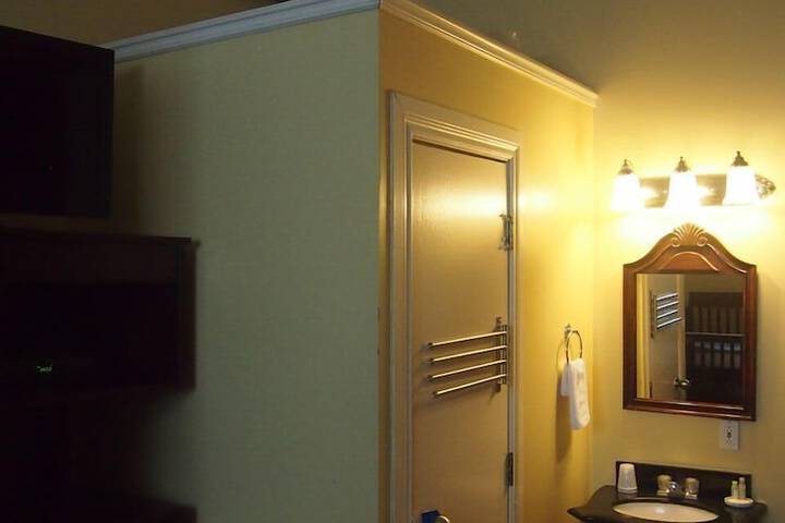 Room 25 of 39