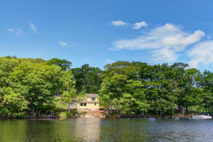 Damariscotta Lakefront Retreat
