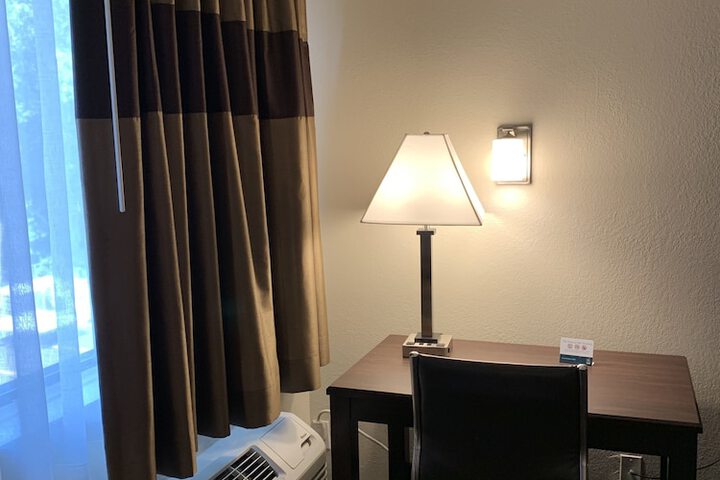 Room 12 of 23