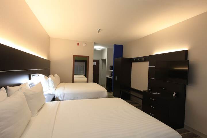 Room 27 of 90