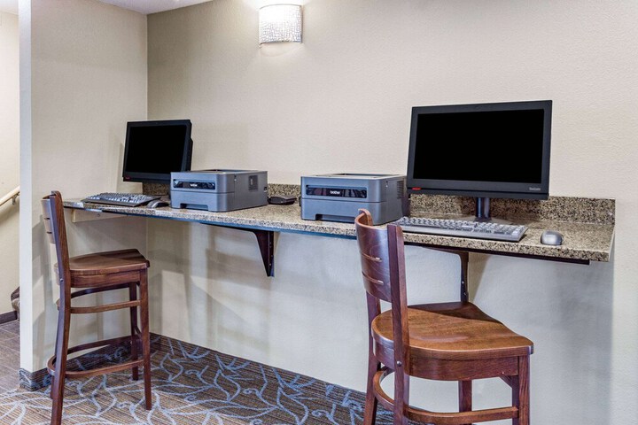 AmericInn by Wyndham Burnsville