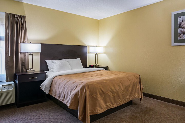 Room 12 of 34