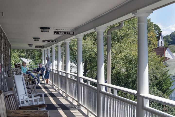 Calhoun House Inn & Suites