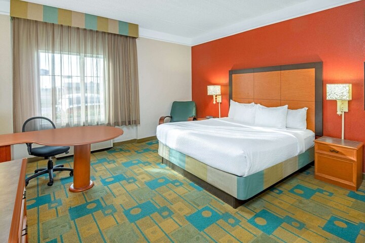 Room 12 of 30
