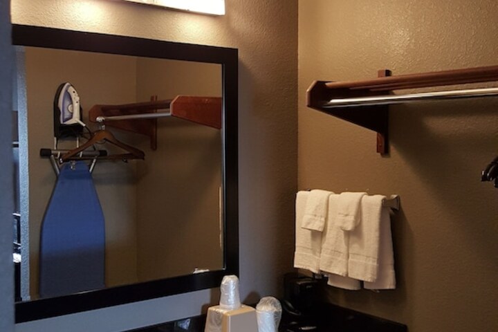 Room 20 of 34