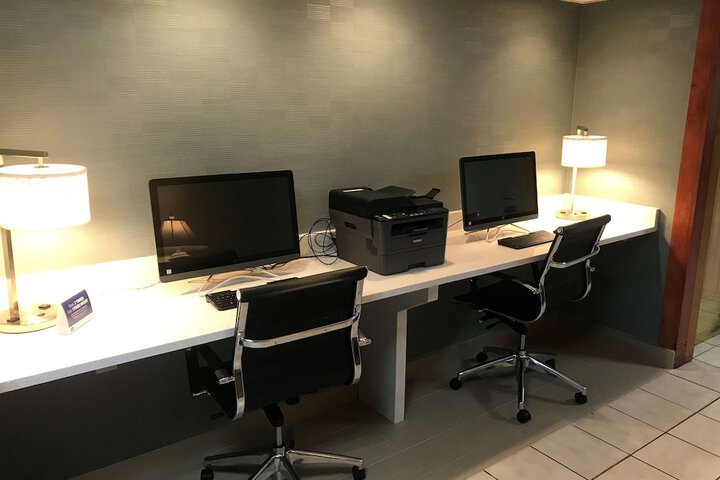 Business Center 33 of 33