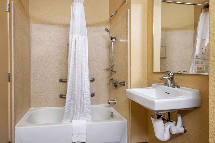 Extended Stay America Suites Newark Woodbridge