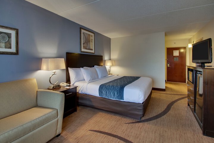 Room 33 of 51