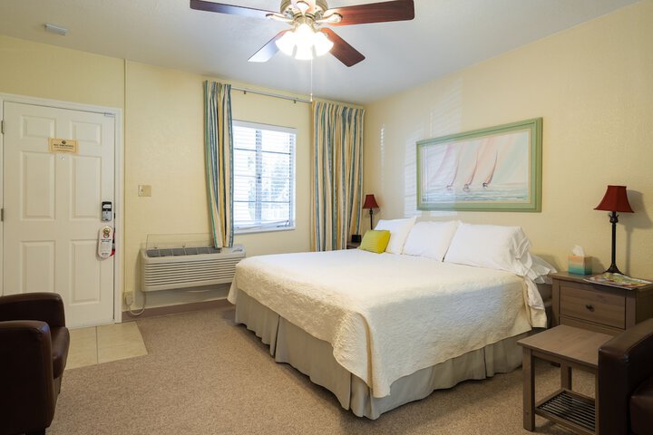 Mar Bay Motel & Suites