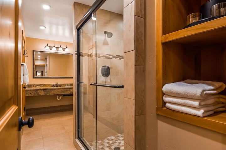 Best Western Tyrolean Lodge