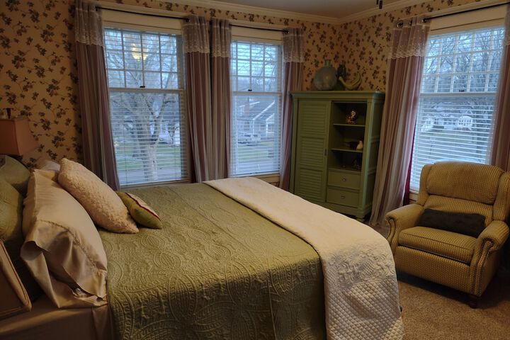 Room 34 of 48