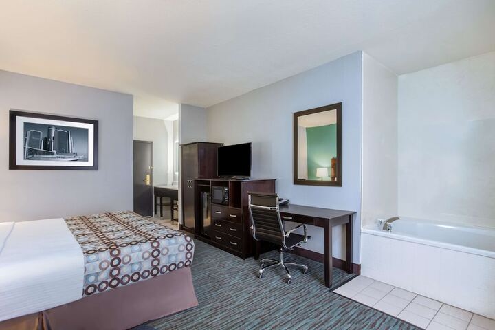 Room 16 of 53