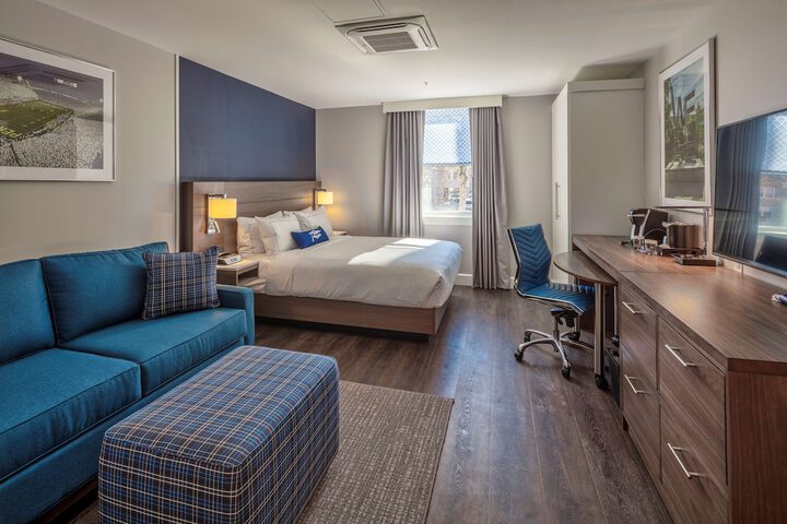 Room 11 of 26