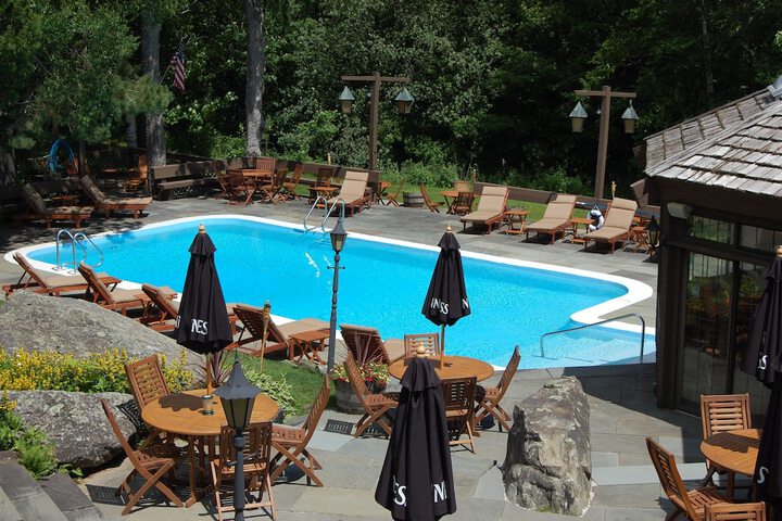 Summit Lodge